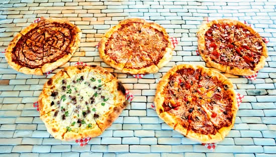 Itza Pizza (7701 Colton Bluff Springs Rd)