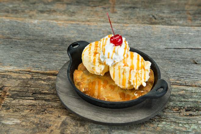 Native White Chocolate Macadamia Nut Cookie Sundae