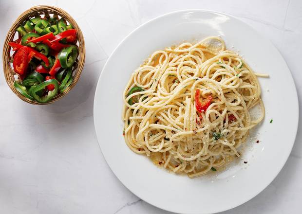 Spaghetti Aglio and Olio E Peperoncino