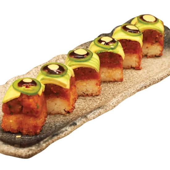 CRISPY RICE W / SPICY TUNA