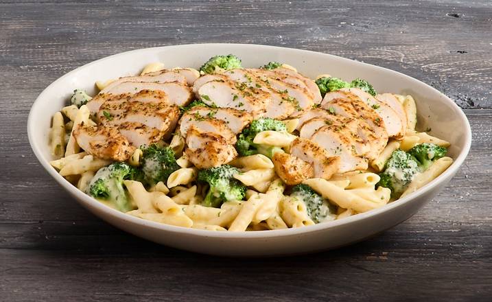 Family Chicken & Broccoli Alfredo