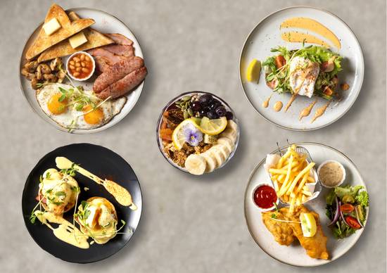 【アサイー＆ウェスタン朝食＆バーガー】ブラーニー大阪キッテ店 Blarney Irish Pub & Cafe Kitte