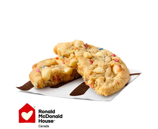 Rainbow Sprinkle Cookie [240.0 Cals]