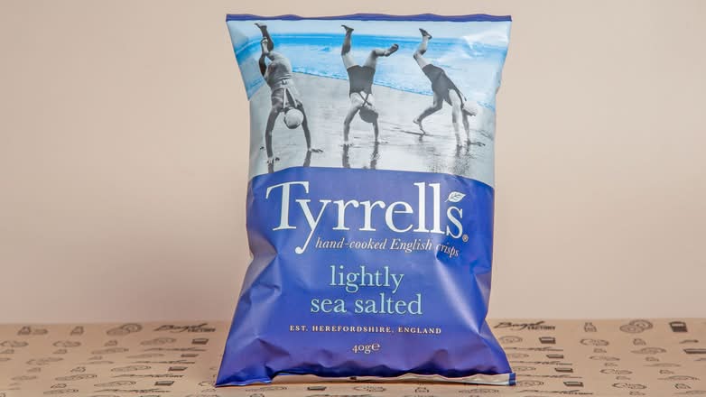 Tyrrells Lightly Sea Salted Crisps (40g)