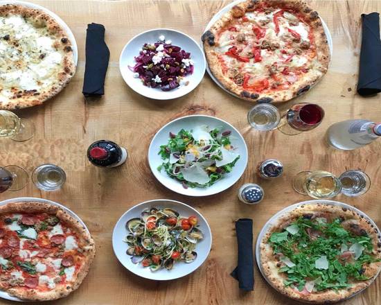 Check Out Our Sicilian and Neapolitan Pizza Menu Options