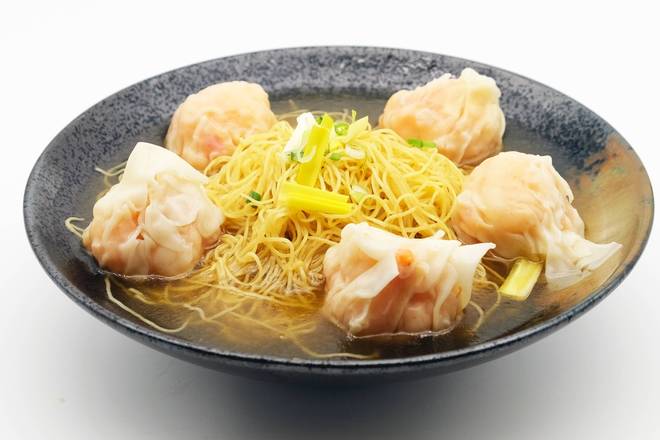 D10. Shrimp Wonton Noodle in Soup 鮮蝦雲吞麵