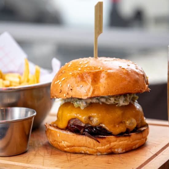 Burger Cortesia