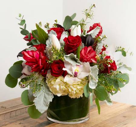 Dozen Roses in a Vase - Valentine's Day Flowers - Boesen the florist - Des  Moines - Iowa