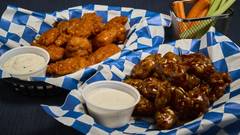 Hot Wing House (10330 Aurora Ave N)