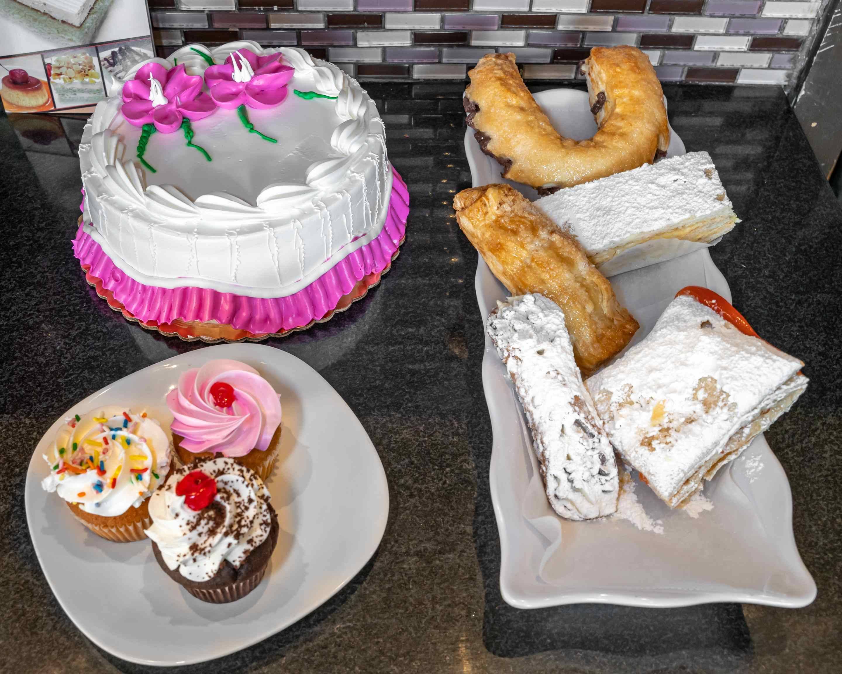 Mr. Cake Shop and Barkery in Near Indian Ges Agency,Dahod - Best Cake Shops  in Dahod - Justdial
