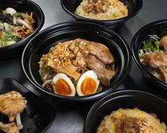 炒飯唐揚げ秀とん