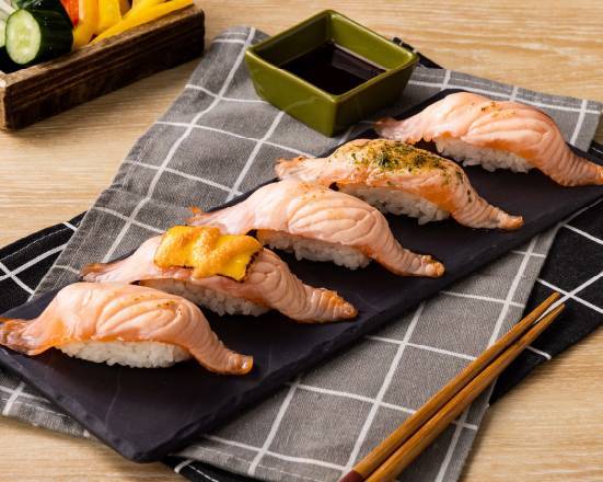 炙燒三味鮭魚握壽司套餐 Seared Salmon Nigiri (Plain,Mentaiko Cheese,Glazed Sugar)