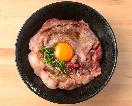 黒毛和牛炙りすき焼き丼 seared japanese beef with sukiyaki rice