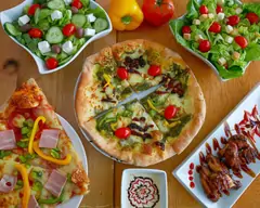 Le Golden Pizza (655 Fieldstown Rd, 113)