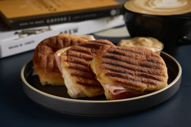 Ham & Cheese Beignet