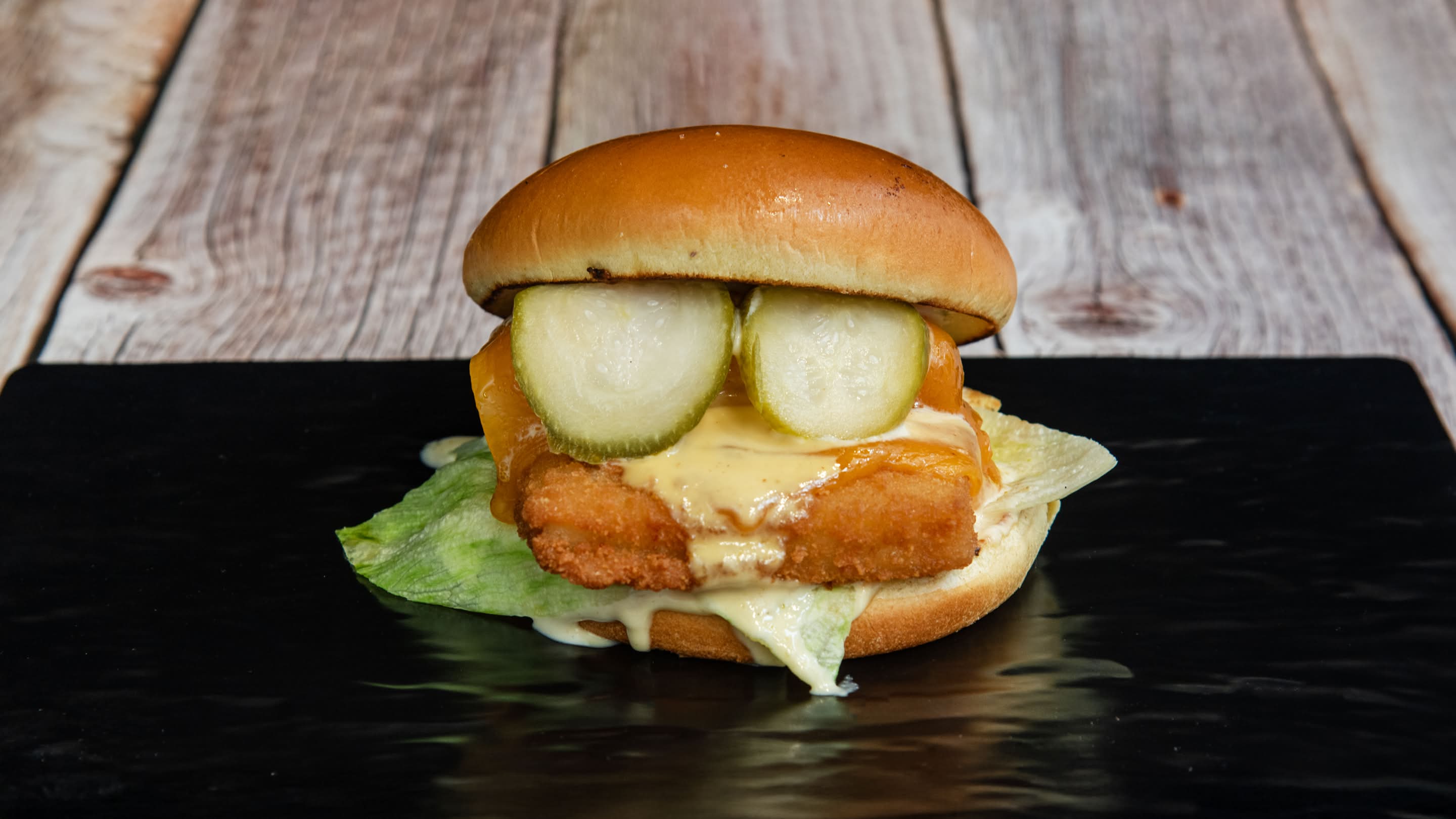 FISH BURGER 🦈​