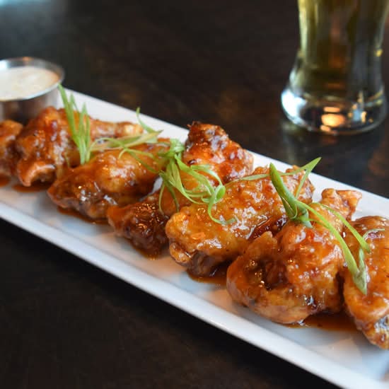 1/2 DOZEN BUFFALO WINGS