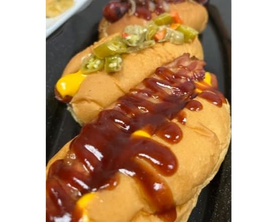 GAME TIME FLIGHT-5 DOGS, XXXL FRIES, 2 CUPS BOSS CHEESE SAUCE