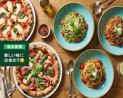 [こだわりのピザとパスタ]ワインと日本酒　葡萄色