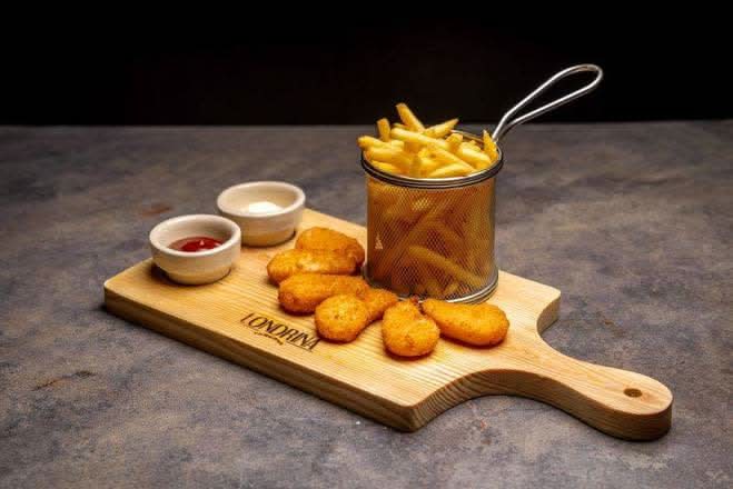 Nuggets de Frango com Batata Frita