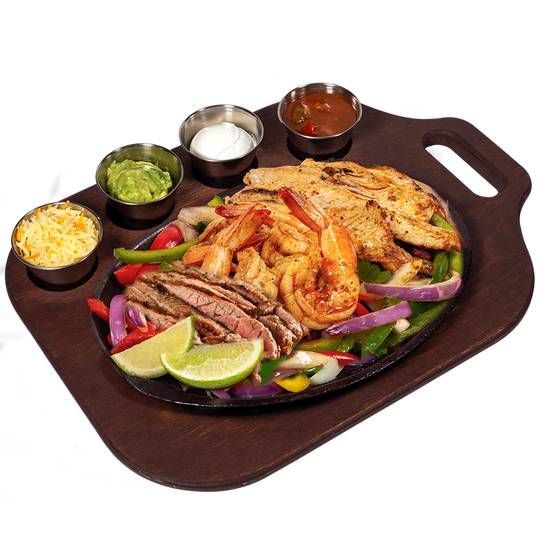 Fajitas - Steak, poulet & Crevettes géantes / Fajitas - Steak, Chicken & Jumbo Shrimp