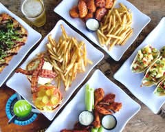 Island Wing Company (12689 Beach Blvd)