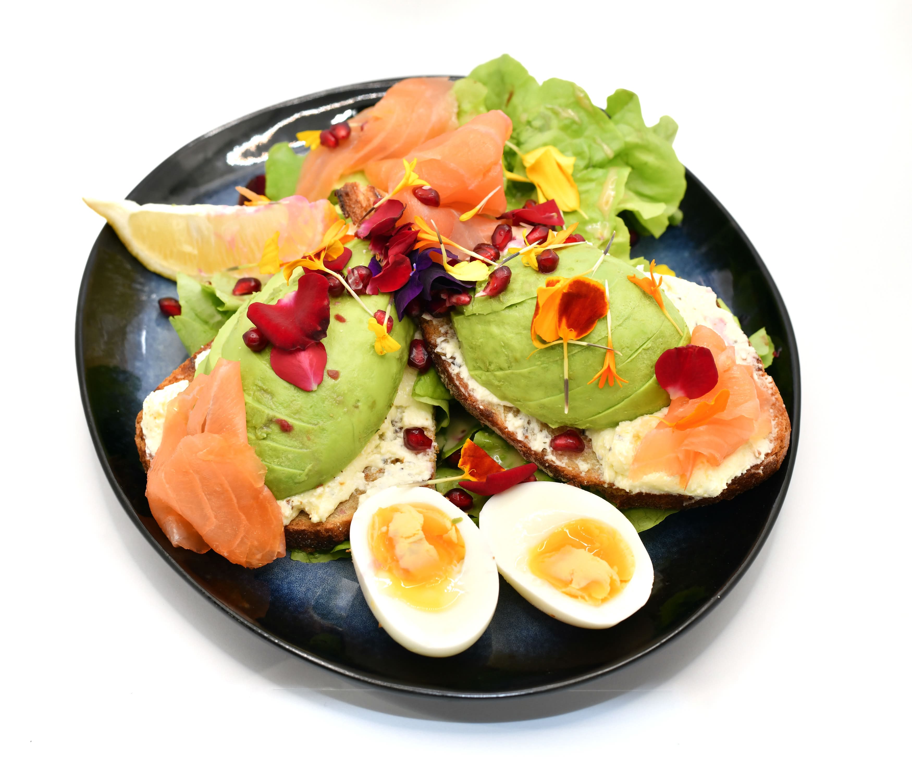 AVOCADO TOAST SAUMON FUME