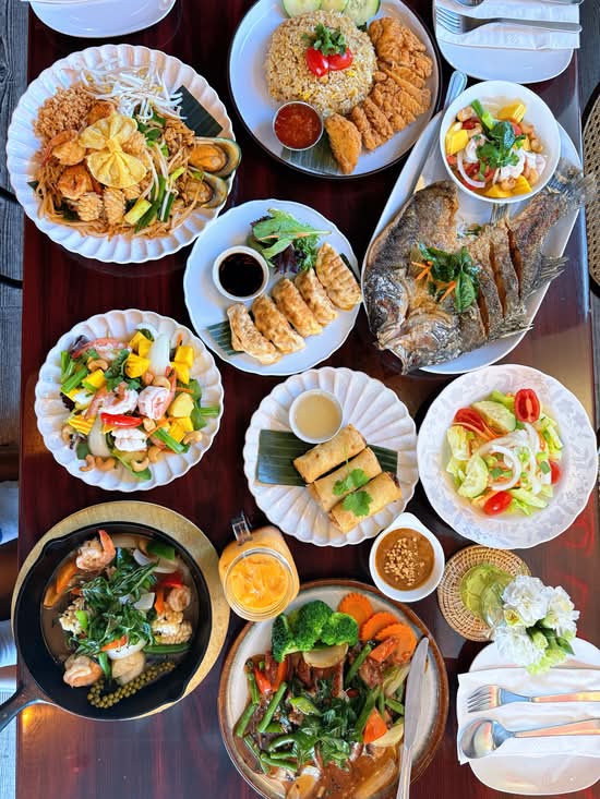 @Lopburi Thai Restaurant