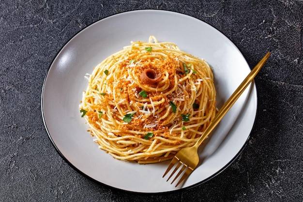Pasta alla puttanesca