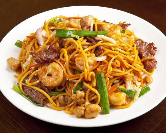 Combination Chow Mein Noodles 本楼炒面