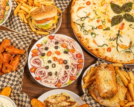 Casa de Pizza Wings (765 North Nellis Boulevard 10,)