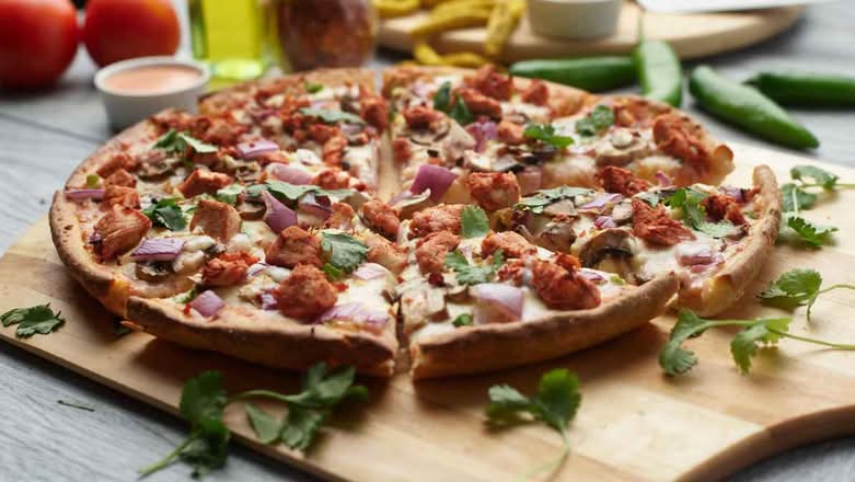Halal Tandoori Chicken Pizza Twist