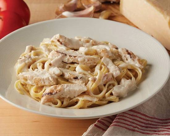 Roasted Garlic Fettuccine Alfredo With Chicken