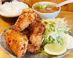 巨大唐揚げともつ煮　東京唐揚げランド