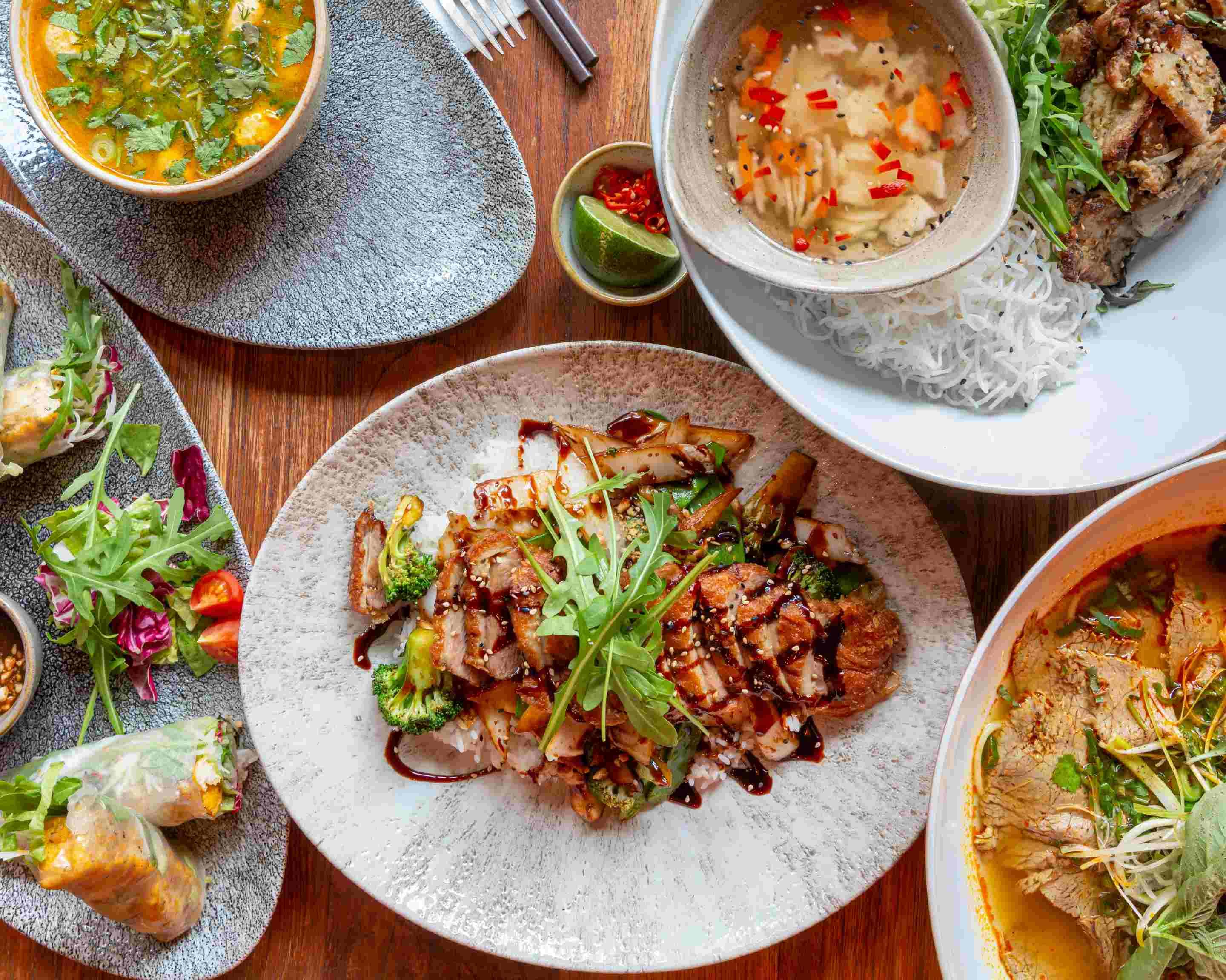 Viet Bowl 🍚 Delivery | Menu & Prices | Hamburg | Uber Eats