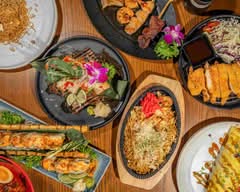 Honoo Ramen Sushi & Bar (153 West Falls Station Boulevard)