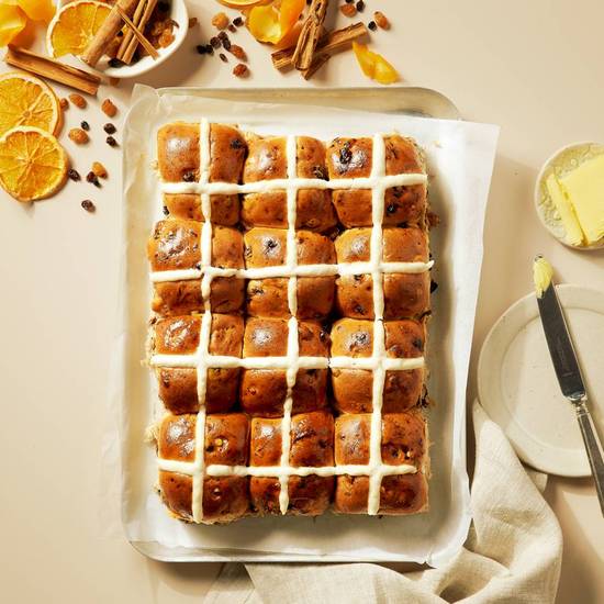 Traditional Fruit Hot Cross Buns - Pack of 6