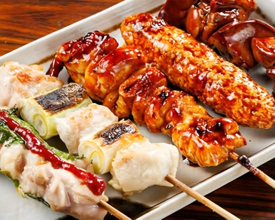 離島も送料無料　やきとり焼き台　串焼鳥丼　テイクアウト　持ち帰り　キッチンカー 本日の天気は雨ですね~😅☔ ですが、元気に営業致します💗 もも串 1本