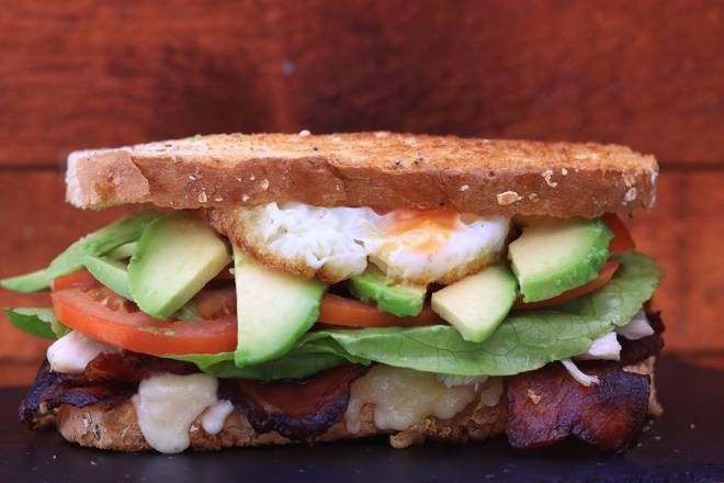 Aguacate Huevo Pollo Sandwich Clyde