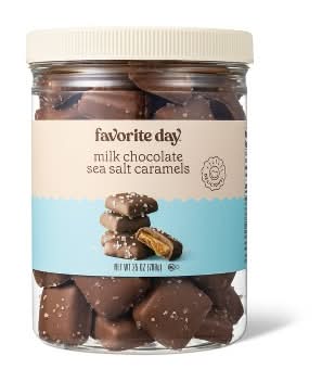 Favorite Day Milk Chocolate Sea Salt Caramels Candy (25 oz)