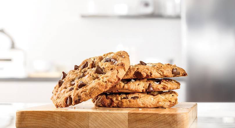 Salted Caramel & Chocolate Cookie