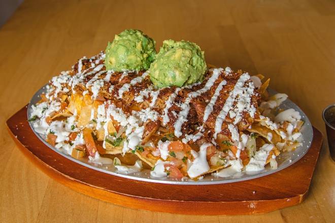 Guacamole Nachos