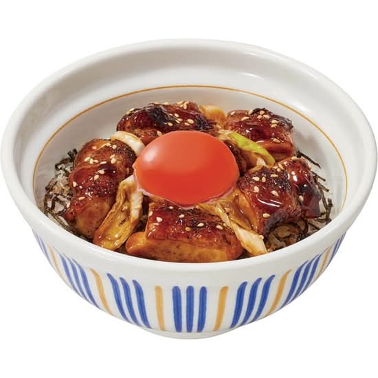 とろたま炭火焼き鳥丼 Char-Grilled Chicken Rice Bowl/Raw Egg