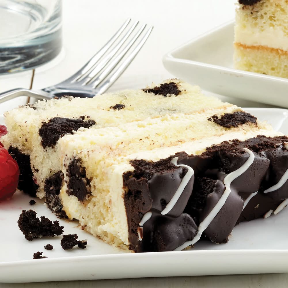 TOO TALL Brownie Chunk Cream Cake (865 g)