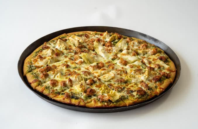 Chicken Sausage, Artichoke & Pesto Pizza Original Crust - Personal