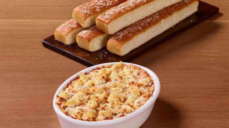 Oven-Baked Cheesy Alfredo Pasta