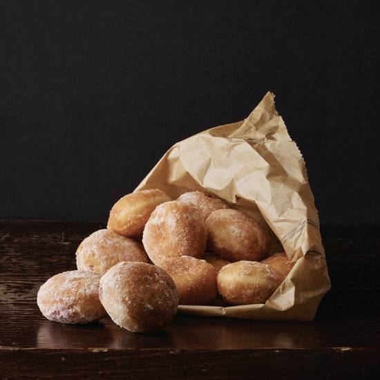 5 Mini Beignets Au Chocolats et 5 Mini Beignets Natures