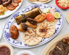 La Pupuseria Del Pepeto (Downey)