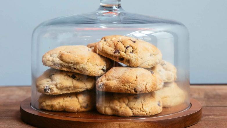 Jumbo Chocolate Chip Cookie