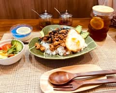 タイ雑貨カフェぶるーこーりー